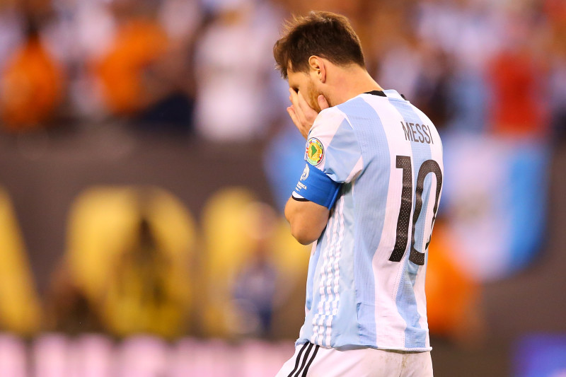 Lionel Messi criticism for lack of World Cup is 'ridiculous' - Mario Kempes  - ESPN