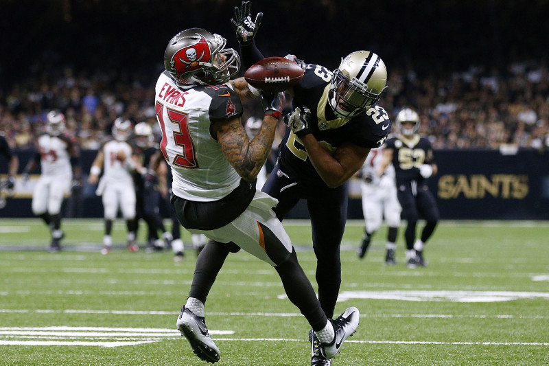 Marshon Lattimore has rough day covering Mike Evans