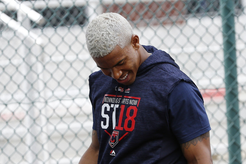 Francisco Lindor rates his teammates' outfits, explains funky hair