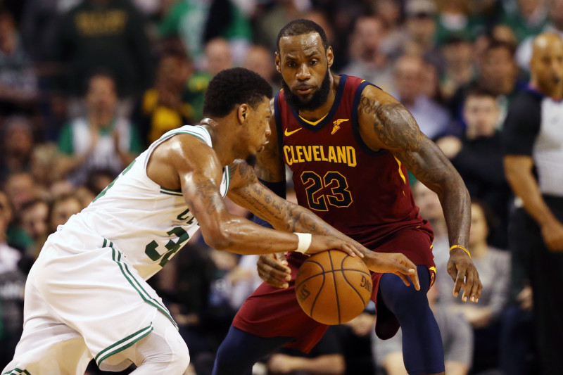 LeBron James returns to TD Garden in purple and gold alongside Rajon Rondo  - CelticsBlog