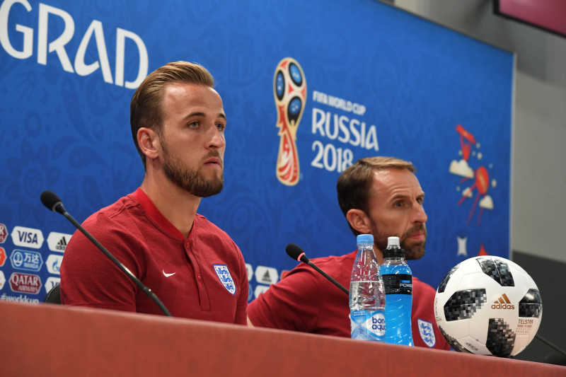 Harry Kane presented with the World Cup Golden Boot by Southgate