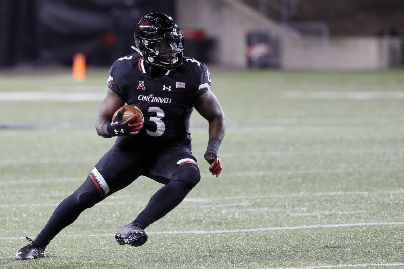 Cincinnati Football Predictions & Odds for Bearcats 2023-24 Win