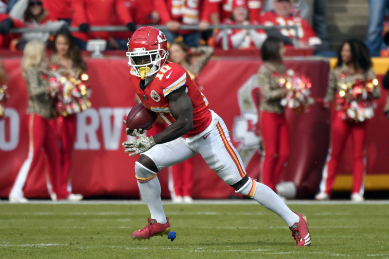 Fantasy Football Recap: Tyreek Hill has historic day in a