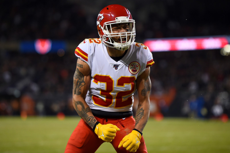 Kansas City Chiefs strong safety Tyrann Mathieu #32 warms up prior