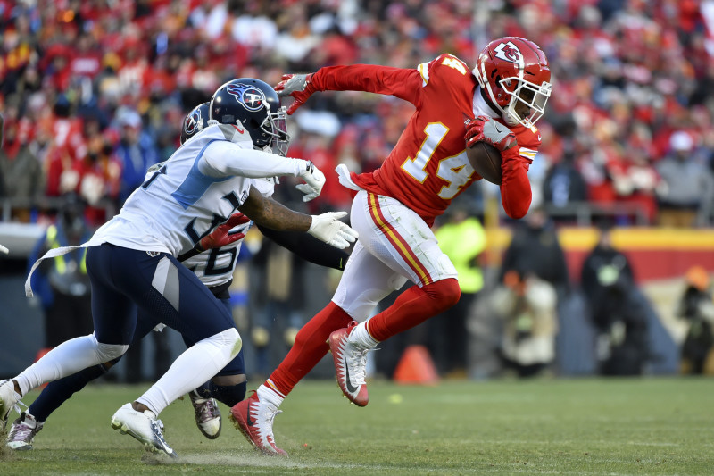 Chiefs' Patrick Mahomes, Travis Kelce make NFLPA top 50 sales list