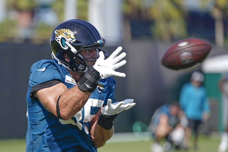 Jags may use Tim Tebow as QB in 'Taysom Hill role'?