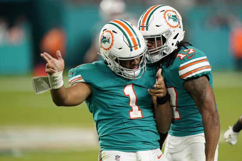 Tua Tagovailoa, Tyreek Hill light up Lions in Dolphins' comeback