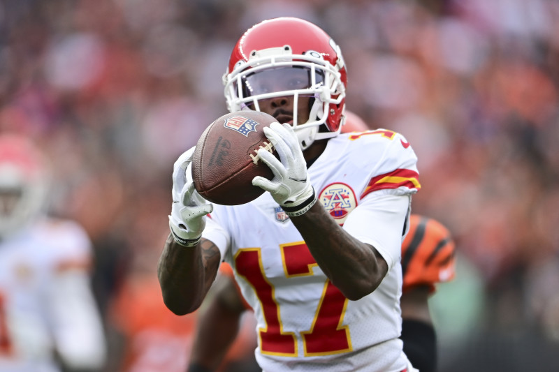 Mecole Hardman of the Kansas City Chiefs dives to score a 25 yard News  Photo - Getty Images