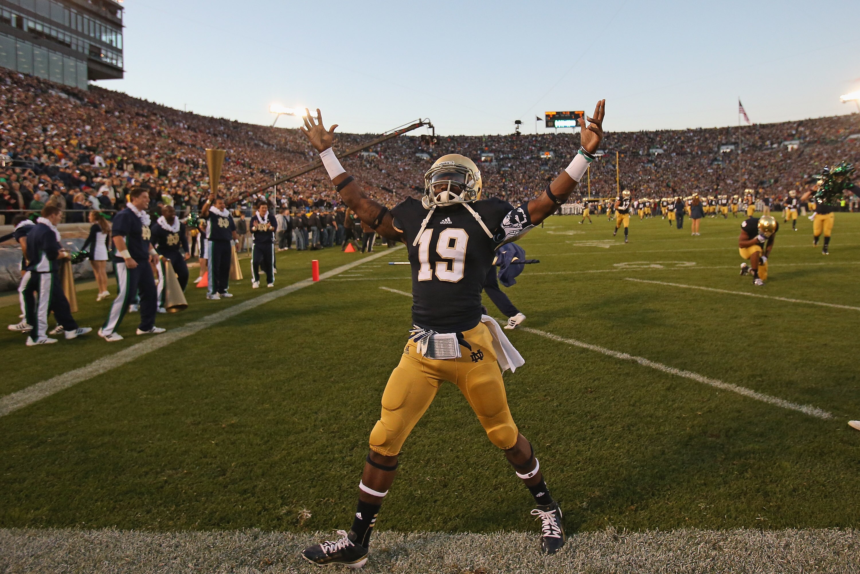 notre dame football radio stream