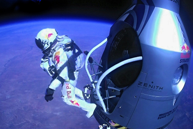 Felix Baumgartner S Red Bull Stratos Jump Breaks Records And Electrifies World Bleacher Report Latest News Videos And Highlights