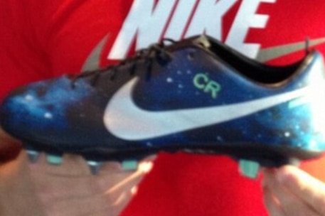 ronaldo galaxy boots