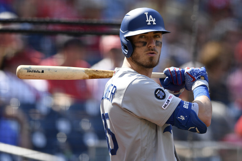 cody bellinger batting gloves