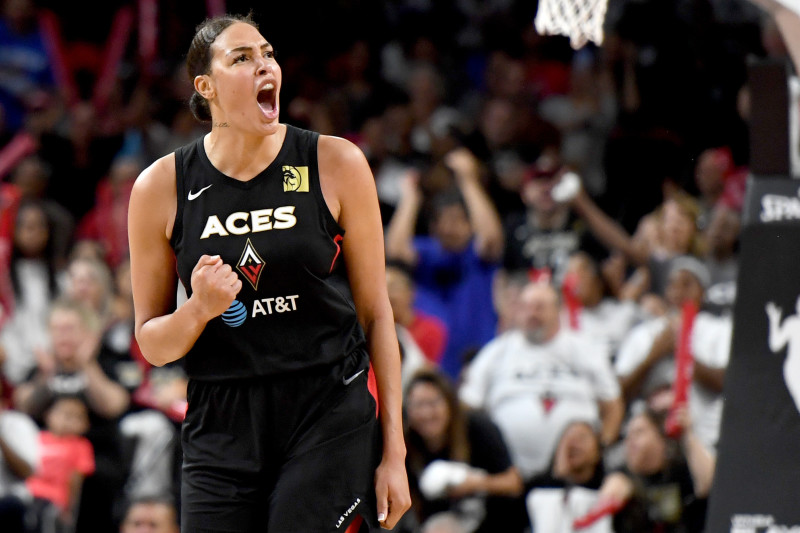 3 Time Wnba All Star Liz Cambage Las Vegas Aces Agree To New Contract Bleacher Report Latest News Videos And Highlights