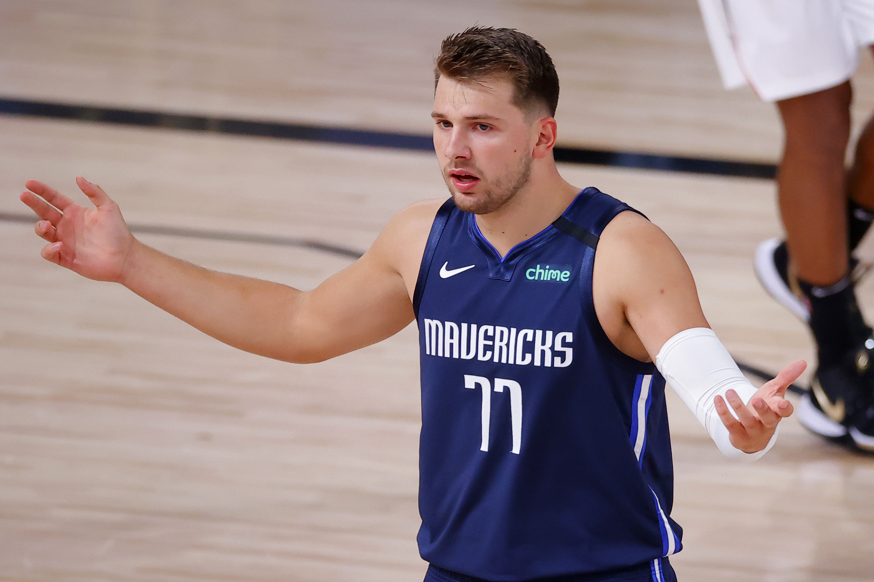 Magic Johnson Co Signs Idea Of Mavs Luka Doncic Joining Anthony Davis Lakers Bleacher Report Latest News Videos And Highlights