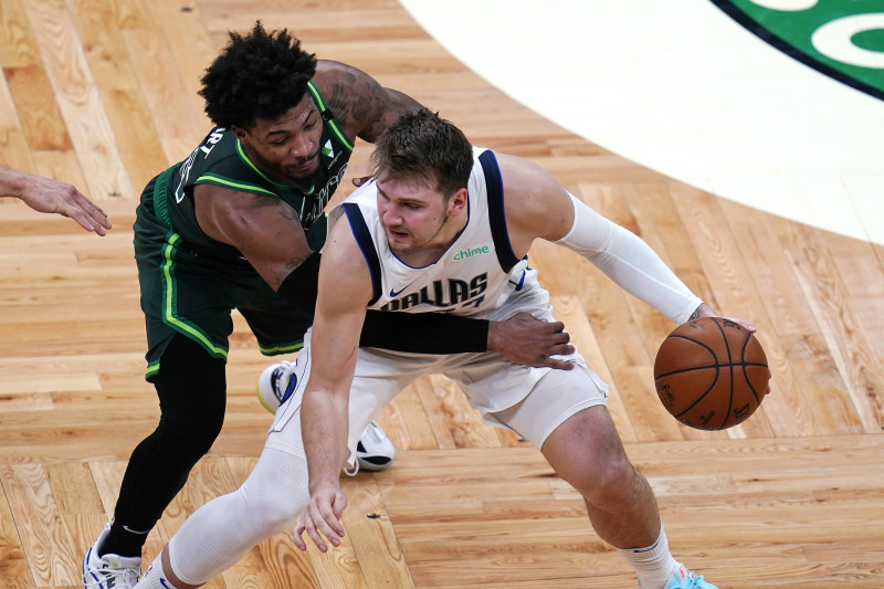Luka Doncic Outduels Jayson Tatum As Mavericks Hold Off Celtics Bleacher Report Latest News Videos And Highlights